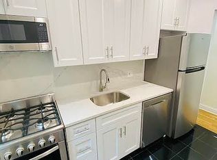 25-63 42nd St #5, Astoria, NY 11103