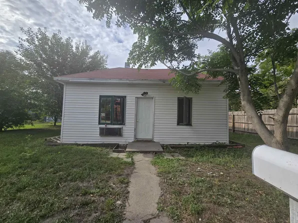 108 E 2nd St, Concordia, KS 66901