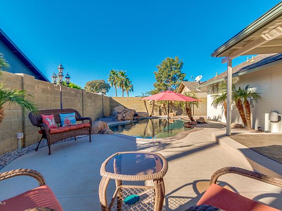 3rd image of 8721 W Michelle Dr