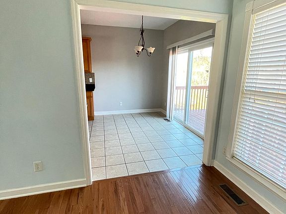 5th image of 7264 Bushnell Ln