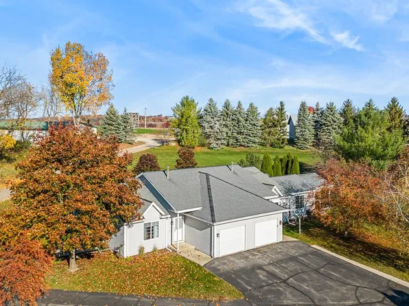W1716 Watson Ct, Green Lake, WI 54941