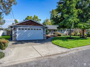 823 18th St SW, Puyallup, WA 98371