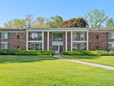 448 Fox Hills Dr S APT 6, Bloomfield Hills, MI, 48304
