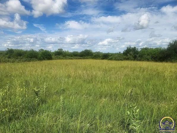 6800 SW Valencia Rd, Auburn, KS 66402