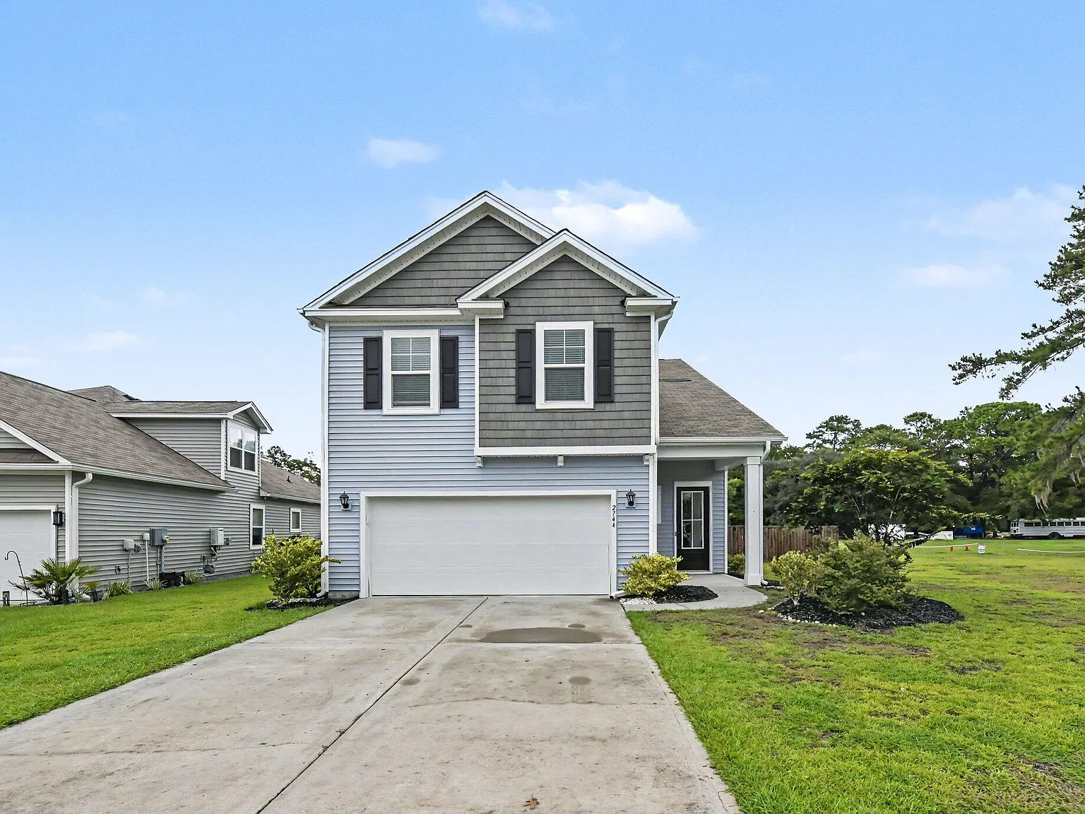 5 bed, 3.5 bath, 2594 sqft, $3,550 — Photo 2