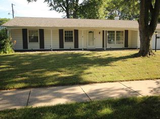 925 Clayburn Dr, Fort Wayne, IN 46819