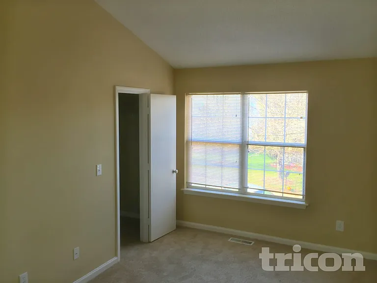 10347 Battle Ct — Photo 4