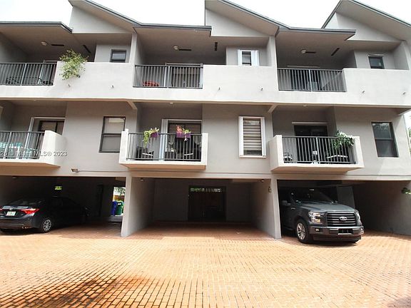 2nd image of 2997 Bridgeport Ave #2997