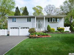 11 Fisher Rd, Commack, NY 11725