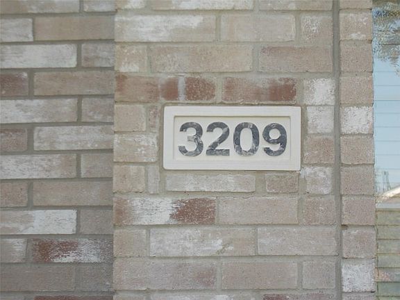 3rd image of 3209 Grantham Dr