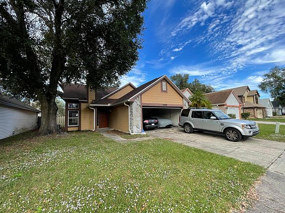 2nd image of 9868 Aloma Bend Ln
