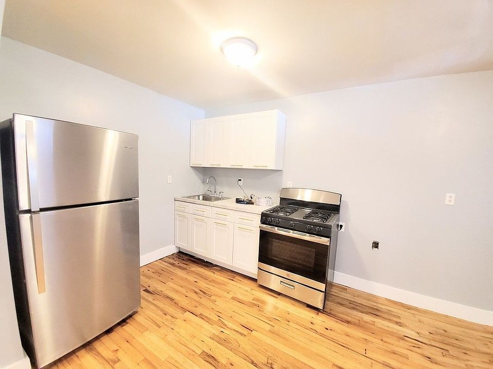 1st image of 62 Veronica Pl Floor 2
