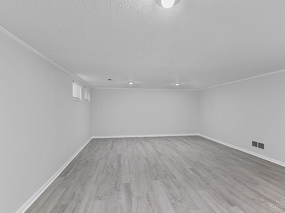 5th image of 7383 Woodcroft Dr