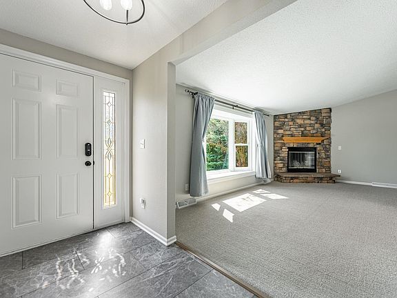 5th image of 270 W Fuller Dr