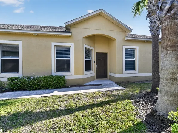 1717 Trailwater St, Ruskin, FL 33570
