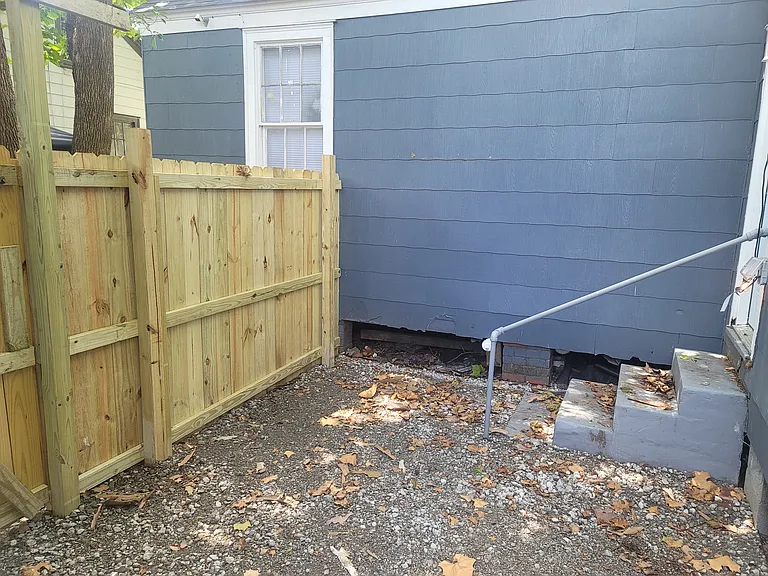 830 Hamilton Ct — Photo 3