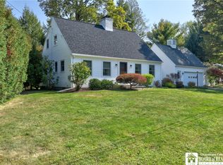 8 Ivy Ln, Lakewood, NY