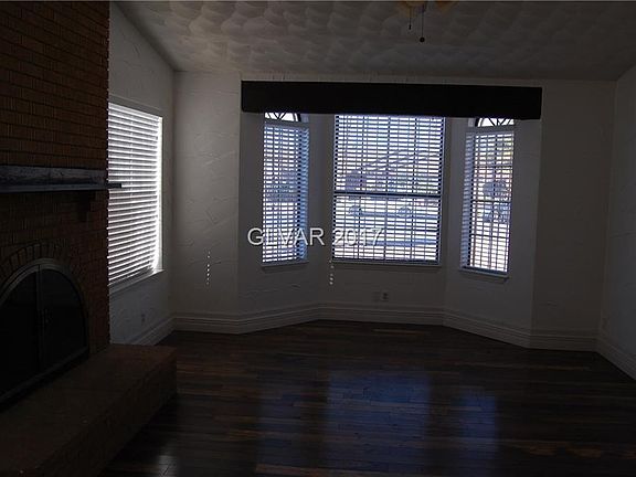 3rd image of 4215 E Chicago Ave
