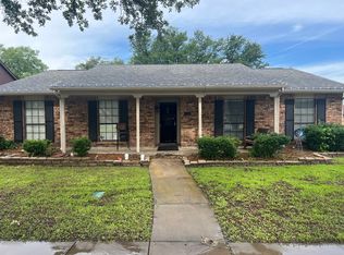 6117 Scenic Dr, Rowlett, TX 75088