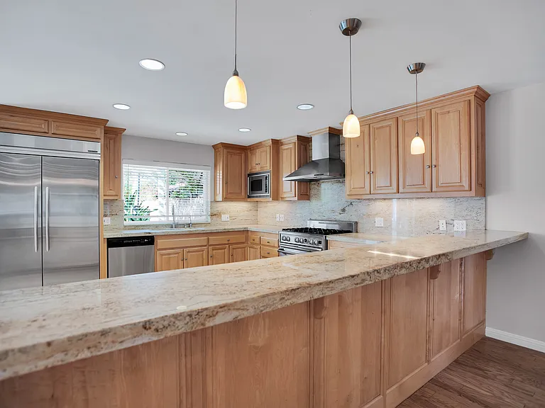 4539 Mammoth Ave — Photo 10