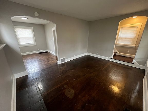 5th image of 825 Smith Ave NW