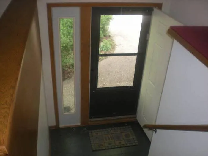 4 bed, 2046 sqft, $2,300 — Photo 2