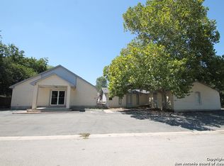 505 S 9th St, Stockdale, TX 78160