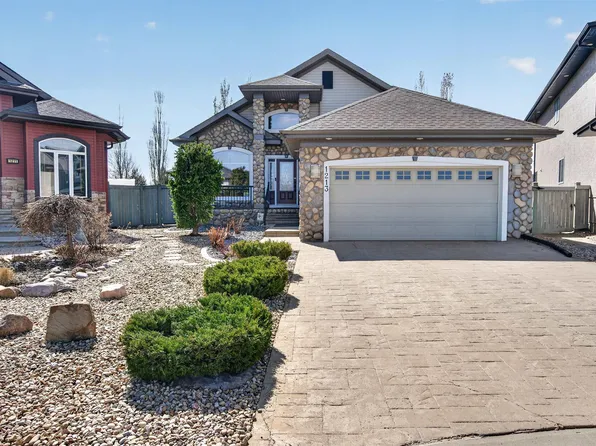 1213 Cunningham Dr SW, Edmonton, AB T6W 0R5
