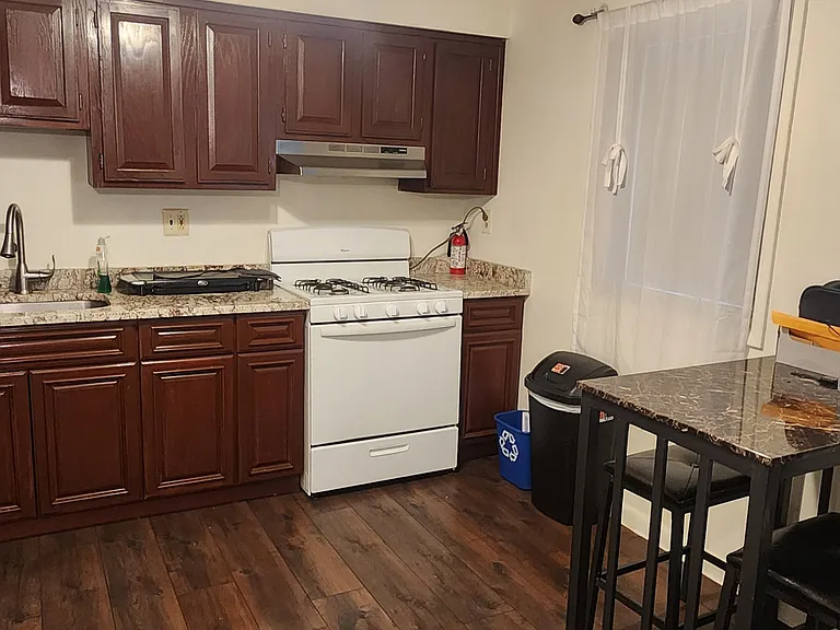 387 Union Ave #2 — Photo 3