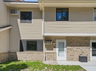 14 13th St E, Waconia, MN 55387