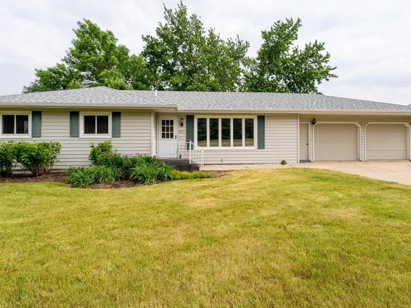 1012 4th St, Garretson, SD 57030