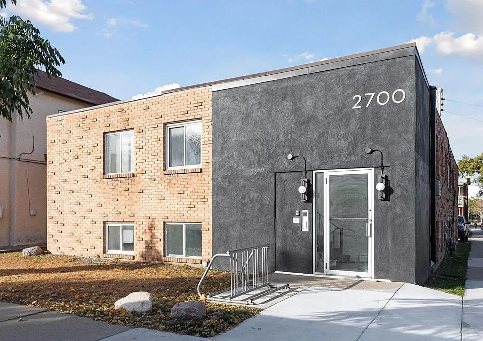 2700 Garfield Ave S #101