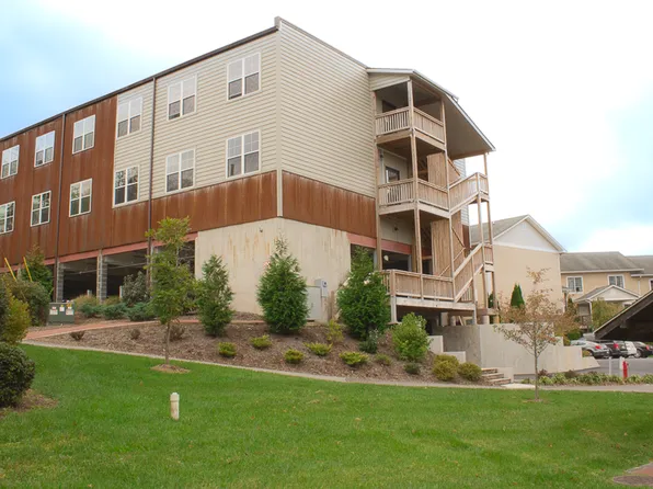 Hilltop, 116 Hearthstone Dr #200, Blacksburg, VA 24060