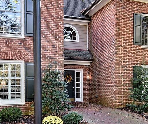 2nd image of 225 Woodmere Dr Unit D