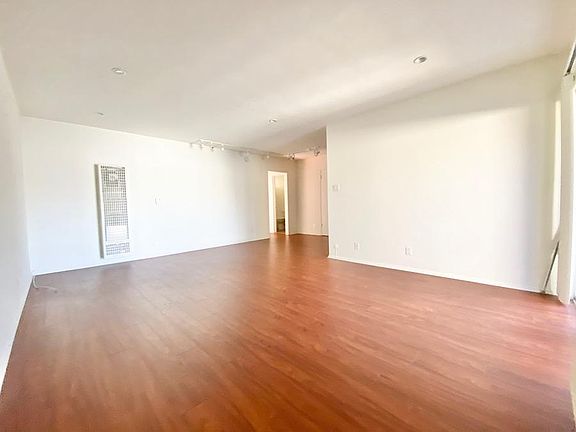 2nd image of 1446 S Canfield Ave