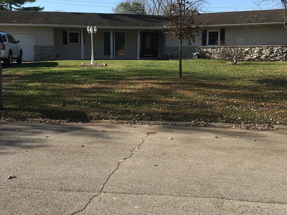 1st image of 6013 W Hellis Dr