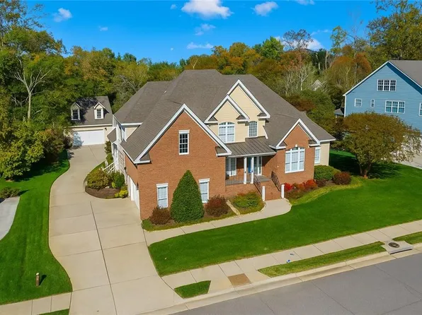 1933 Governors Pointe Dr, Suffolk, VA 23436
