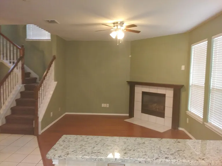 10506 Greenbriar Ln — Photo 6