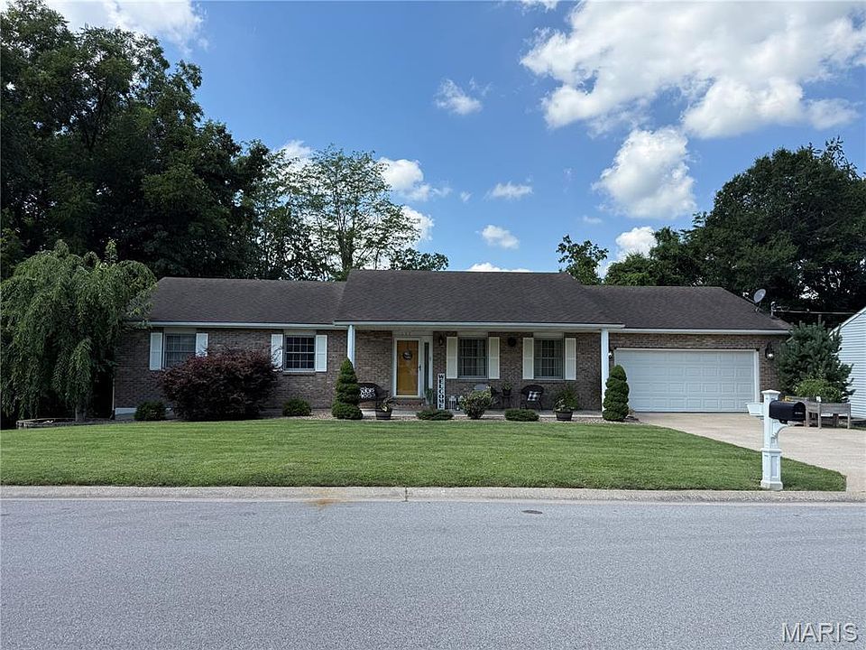 1st image of 137 Rosewood Dr