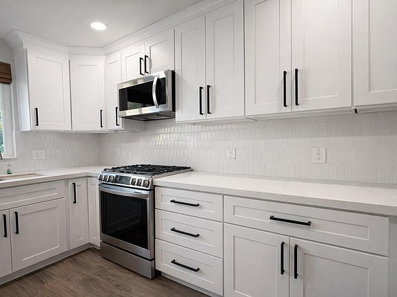 3rd image of 139 Maple Street