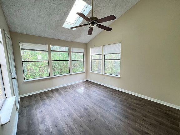 4th image of 85 Debarry Ave APT 1071