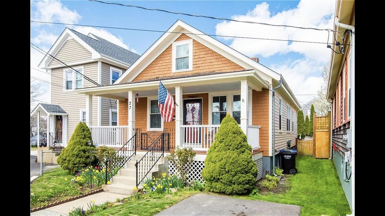 27 Peckham Ave, Newport, RI 02840 Zillow