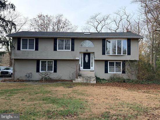 719 Kettle Run Rd, Marlton, NJ 08053
