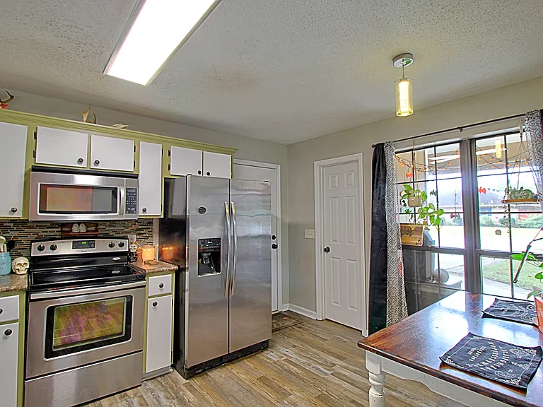 1567 Pendleton Dr — Photo 6