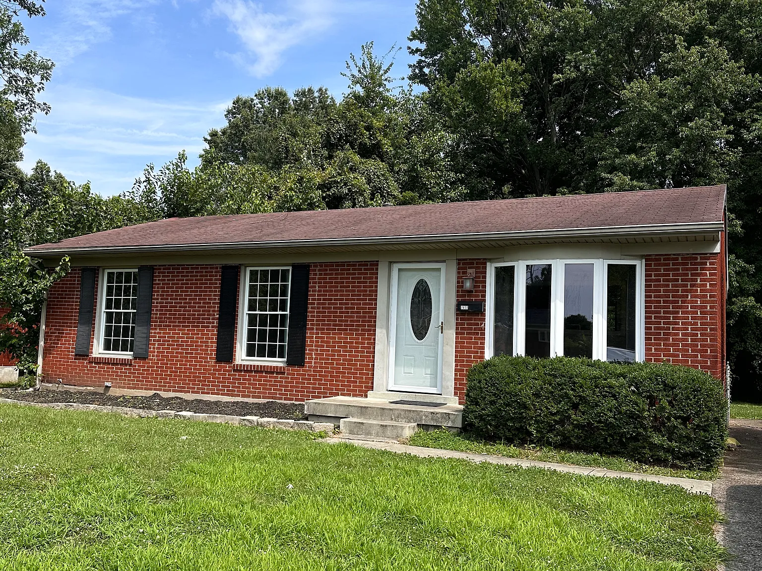 3 bed, 1025 sqft, $1,650 — Photo 1