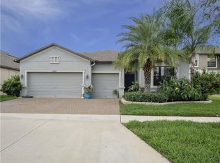10046 Celtic Ash Dr, Ruskin, FL 33573