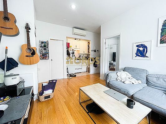 4th image of 178 7th Ave APT D3