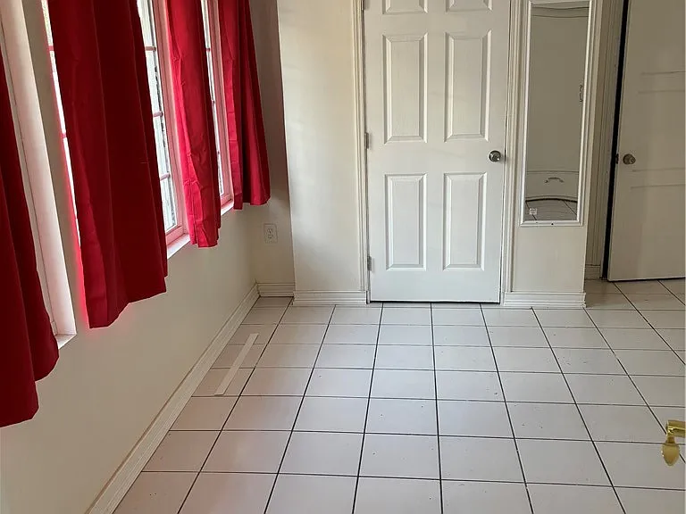11962 Cedar Ave — Photo 5