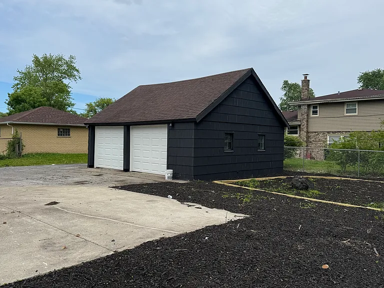 16439 Cottage Grove Ave — Photo 31