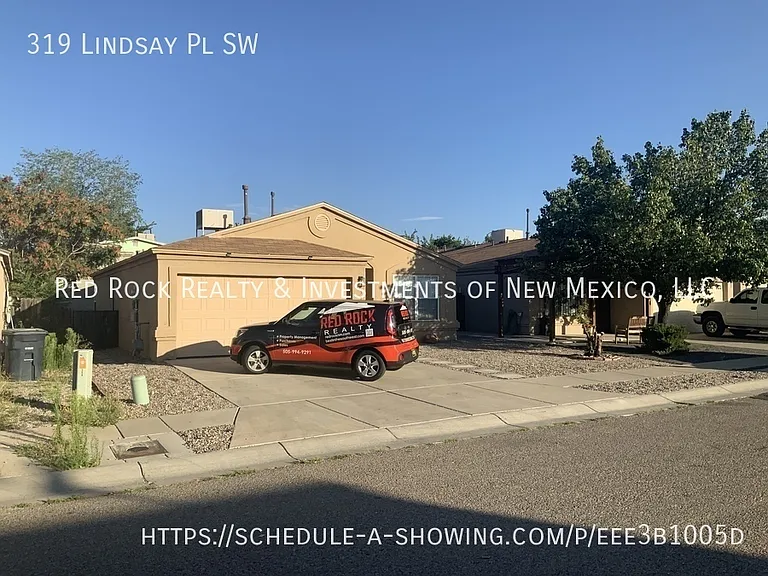 319 Lindsay Pl SW — Photo 3